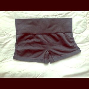 Lululemon yoga shorts charcoal grey 8